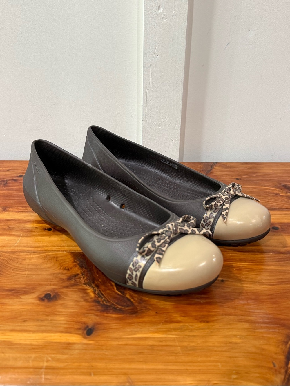 Crocs Brown/Tan Cap Toe Leopard Cheetah Accent Ballet Flats